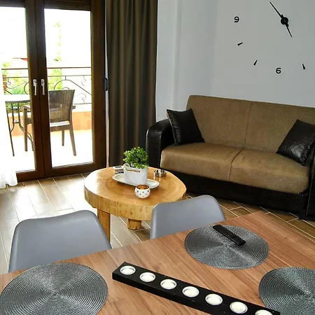 Olympus House Apartment *